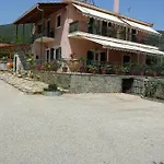 Chryspy Toulatos Guest house Poulata